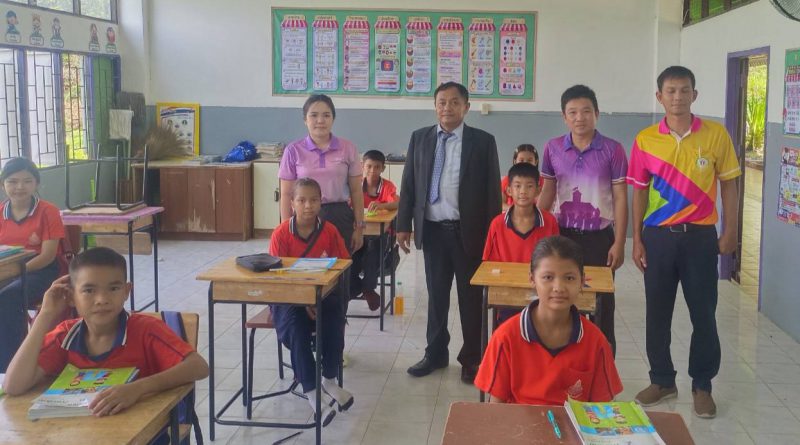 รอง ผอ.สพป.สท.2 และ นิติกร นิเทศตรวจเยี่ยมโรงเรียน